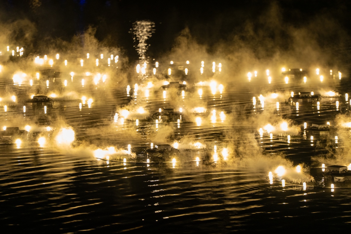 本圖為姚仲涵 + VISION BASE創作的《光電獸#46 - 霧幻光景》（圖片提供：都市藝術工作室 ）