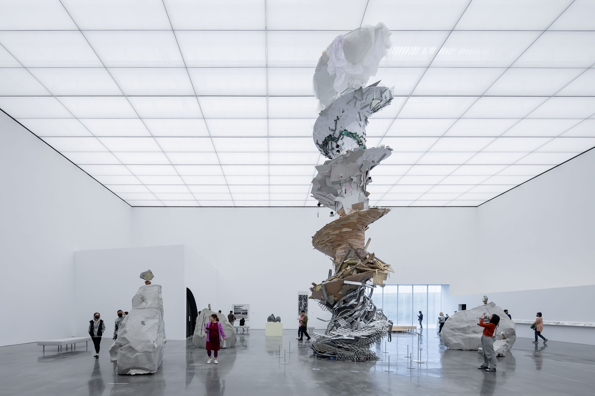 開館首展「萬物的邀約A Call of All Beings _ See you tomorrow, same time, same place.」展覽現場。（圖片提供：中美館、攝影：Iwan Baan）