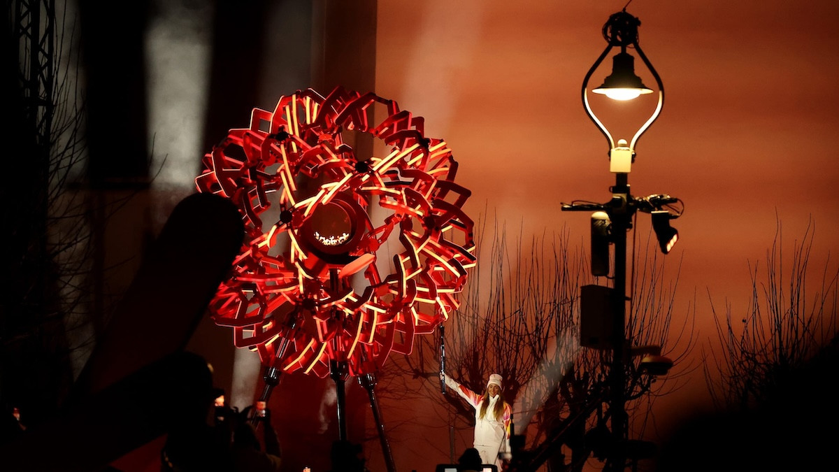 2026米蘭冬奧「聖火台」設計！以太陽為意象打造，致敬達文西繩結幾何與自然交織之美