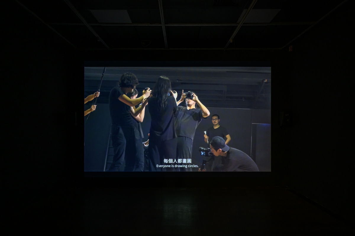 陳以軒《委託製作（單頻道版）》（圖片提供：台北當代藝術館，攝影：ANPIS FOTO 王世邦）