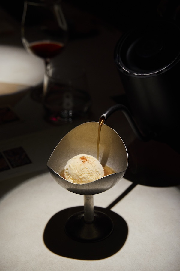 台北酒吧unDer Lab「沙漠中的水母」2026風味套餐酒單！調酒、小食共織超現實異域體驗