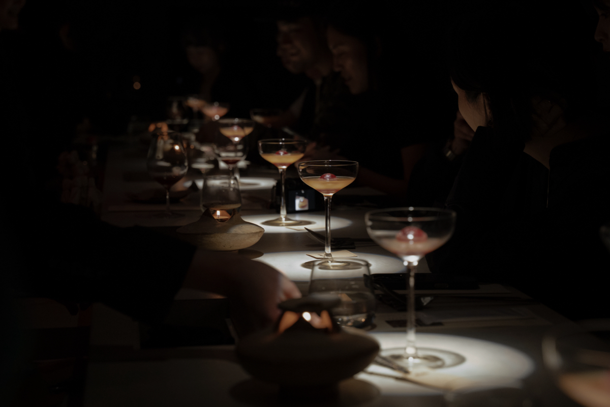 台北酒吧unDer Lab「沙漠中的水母」2026風味套餐酒單！調酒、小食共織超現實異域體驗