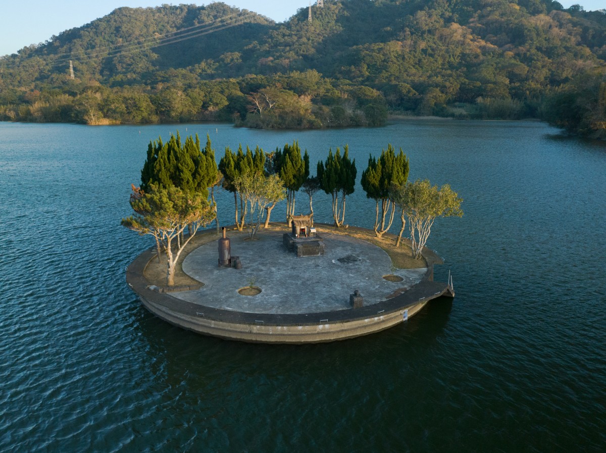 桃園大溪頭寮「水中土地公廟」屢豐宮。（攝影：露天小劇場）