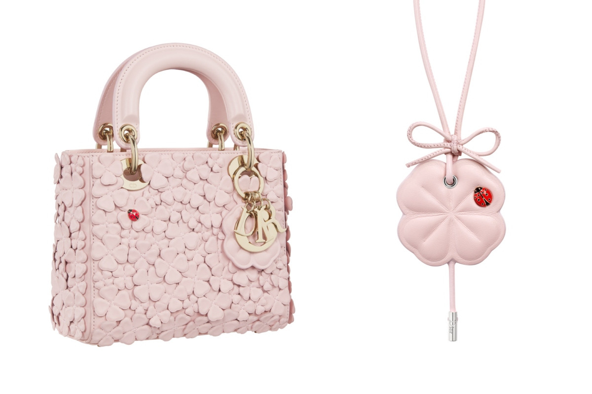 Dior Lady Dior幸運草小羊皮迷你提包（左），參考價格 NT$305,000；幸運草造型包款吊飾（右），參考價格 NT$20,000。（圖片提供：Dior）
