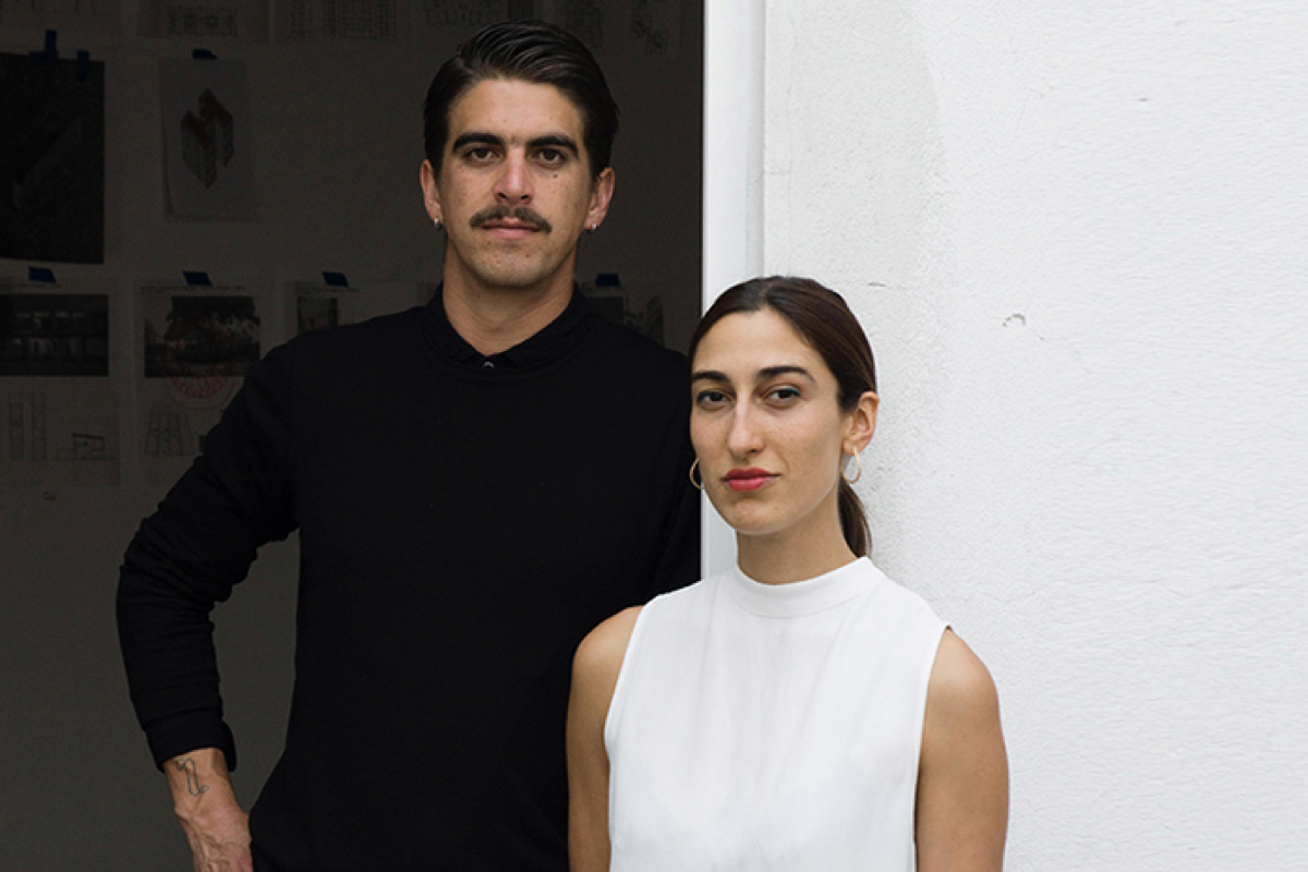 2026倫敦蛇形藝廊展亭亮相！Lanza Atelier致敬英式花園波浪牆，以「跳舞的紅磚牆」擁抱綠意