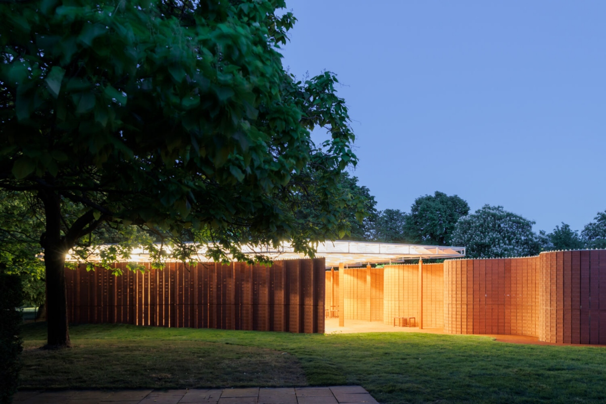 Lanza Atelier設計2026倫敦蛇形藝廊展亭。© LANZA atelier, Photo Iwan Baan, Courtesy Serpentine.
