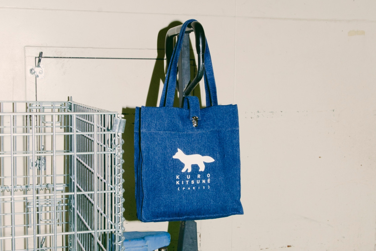 托特包等精選配件同步登場。（圖片提供：Maison Kitsuné）