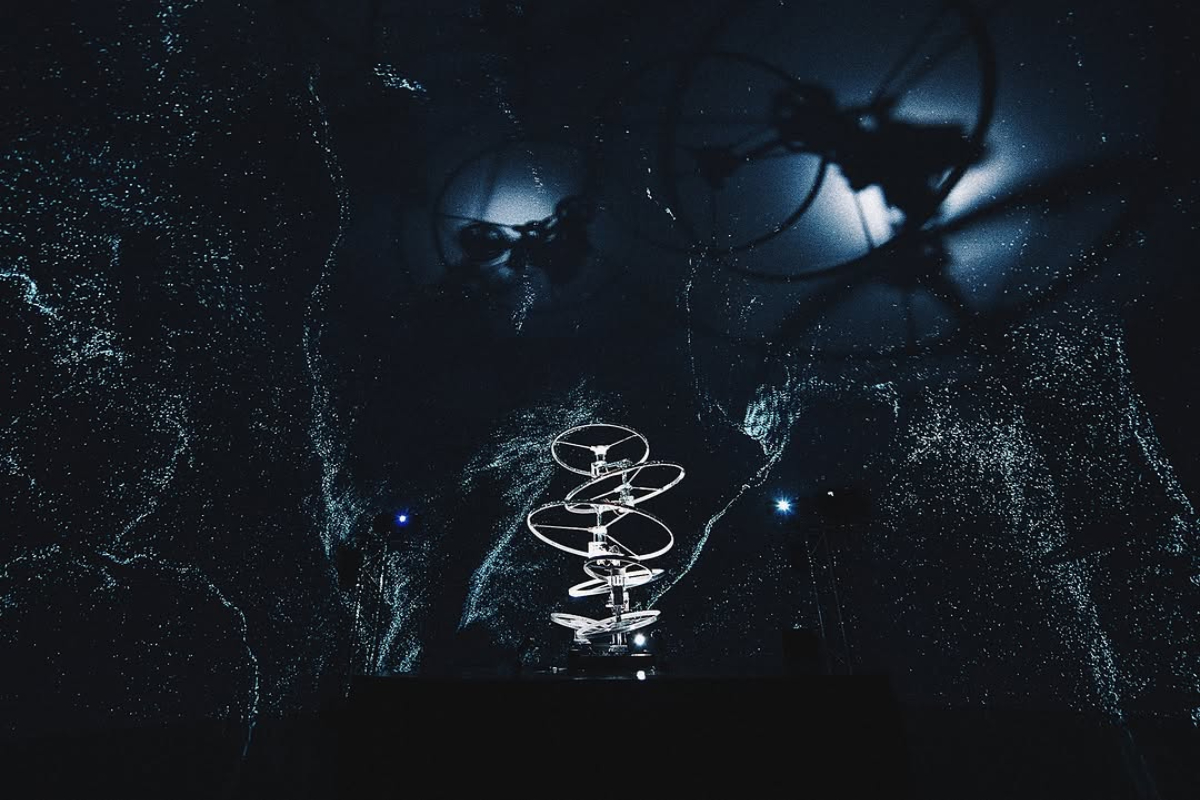 香港FutureScope特展《浪書——筆陣圖》，用科技藝術重構書法筆觸、水袖舞身段