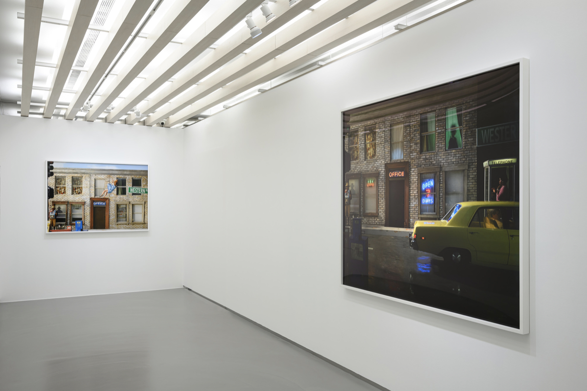 Alex Prager個展登陸TAO ART！電影美學造視覺迷宮，用荒謬美景反映當代集體焦慮