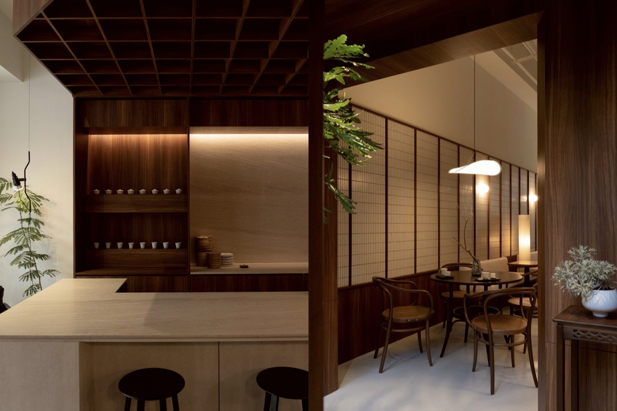 到台中「萬軒茶室」當代茶館，喝懂東方美人、古樹普洱的究極風味