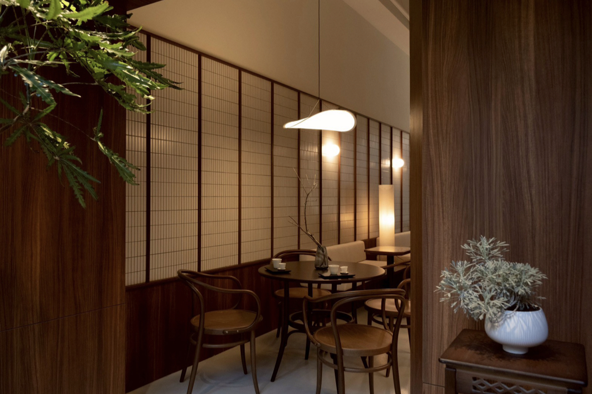 到台中「萬軒茶室」當代茶館，喝懂東方美人、古樹普洱的究極風味