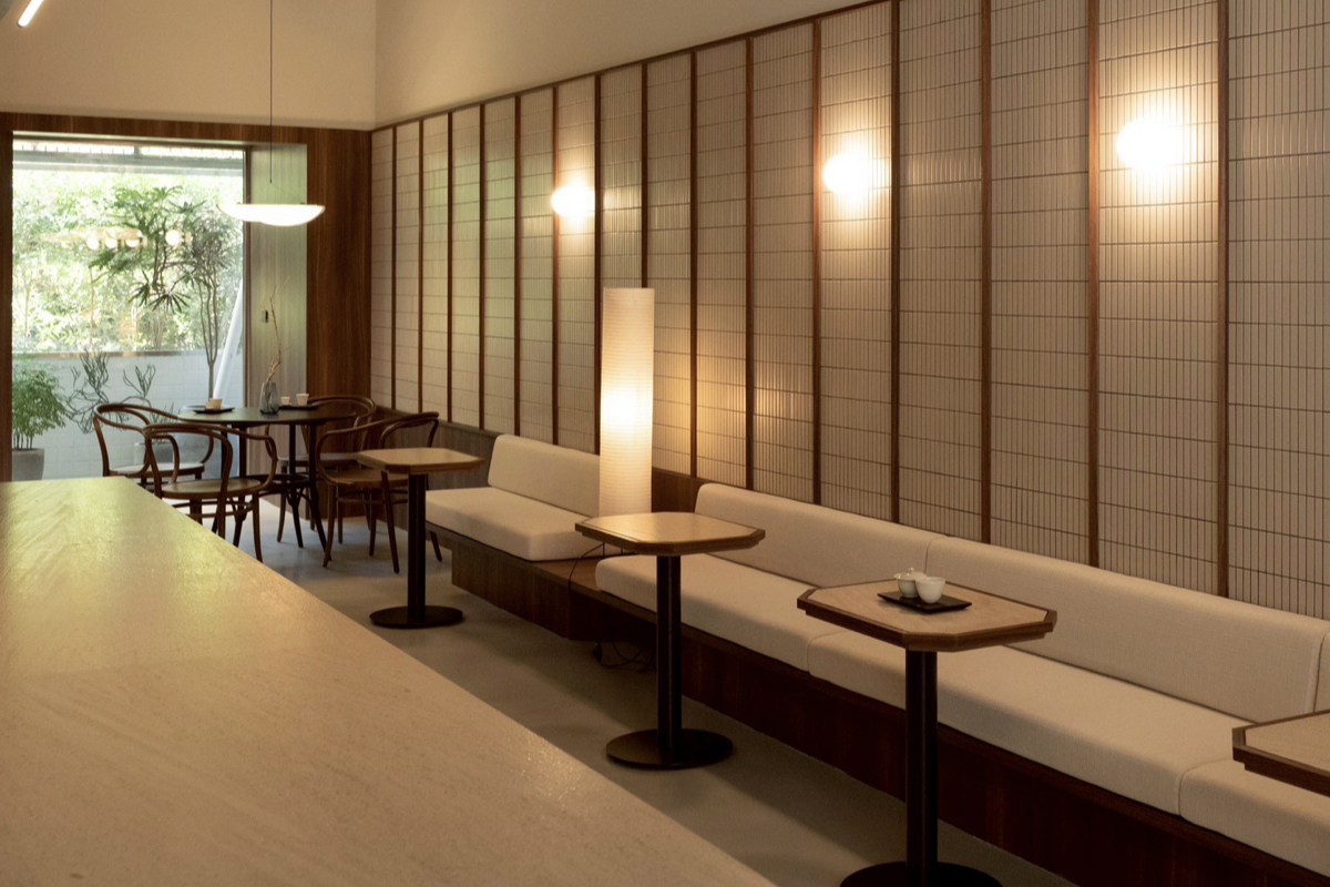 到台中「萬軒茶室」當代茶館，喝懂東方美人、古樹普洱的究極風味