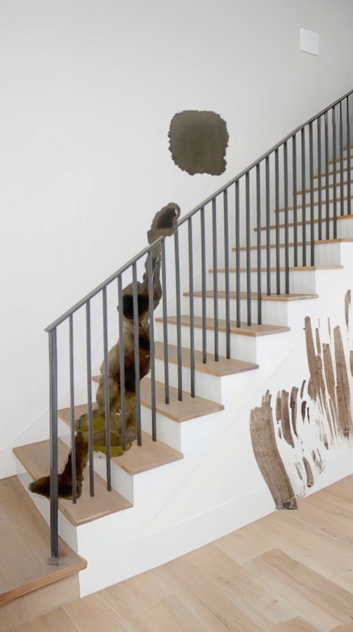 Tala Madani《S.M. Ascends》，2025年。（圖片提供：藝術家與Pilar Corrias，倫敦 ©︎Tala Madani）