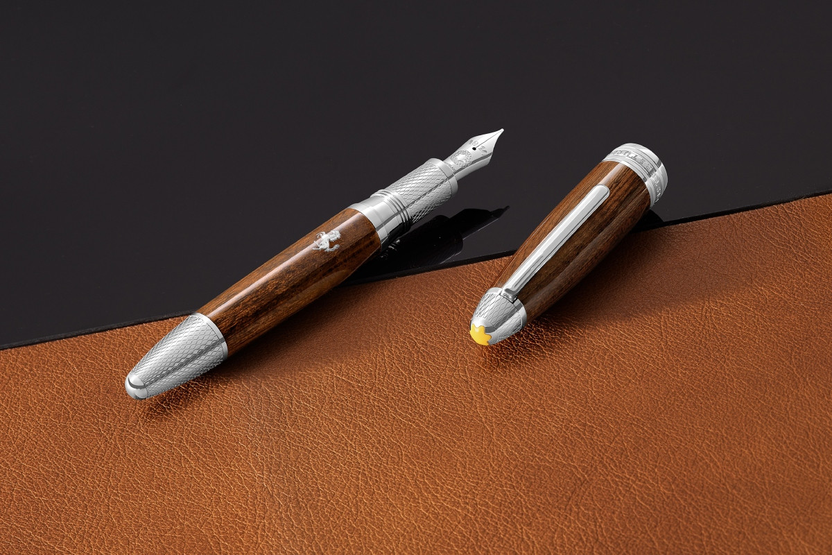 大師傑作名匠系列Ferrari Tailor Made Classica特別版書寫工具。（圖片提供：Montblanc）