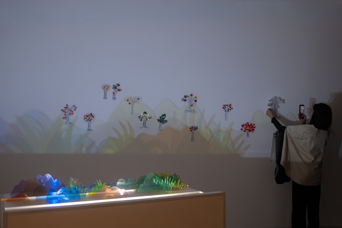 在勤美術館「暖身基地」中，用自己的視角找回觀察世界的全新視角。（圖片提供：勤美術館） 