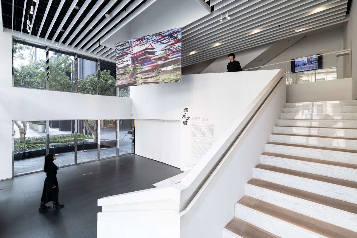 臺灣前衛藝術家梅丁衍於26年前的創作《決戰境外》系列（圖片提供：忠泰美術館）