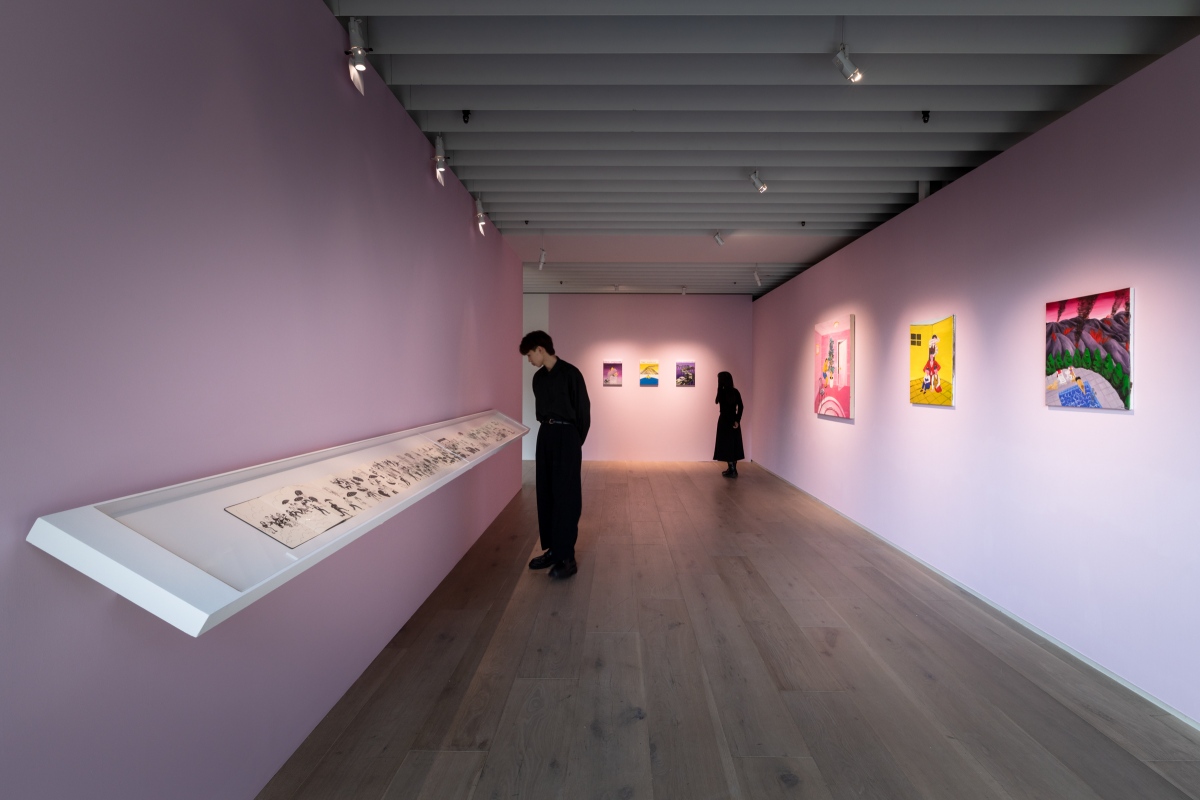 臺灣藝術家黃海欣《粉紅色監獄》、《甜蜜家庭#2》等作品（圖片提供：忠泰美術館）