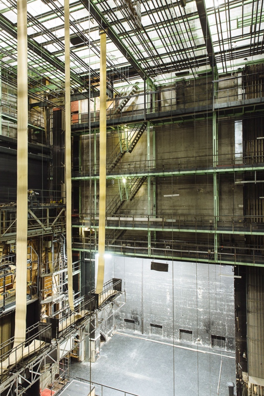 舞台（整修期間），2019年 © Florian Waadt 與 Nikolas Hagele／奧格斯堡市