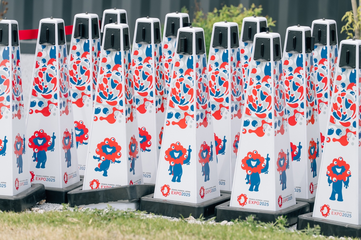 根據大阪世博官網的脈脈簡介，脈脈有著友善但冒失、常出差錯的個性。（攝影：蔡耀徵）