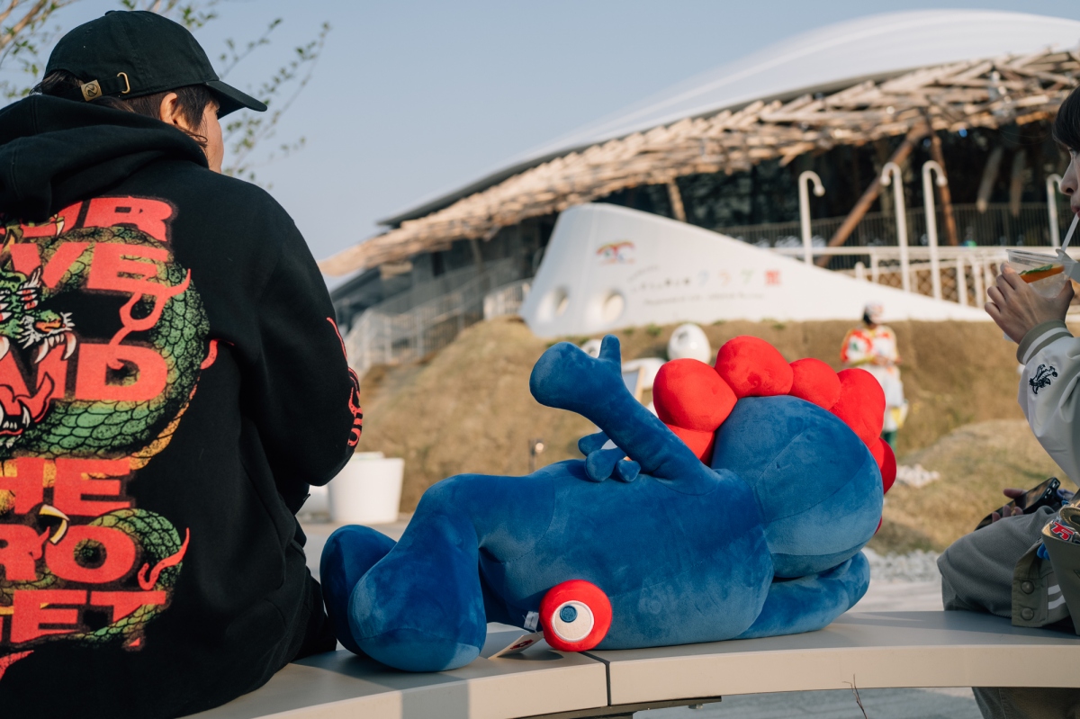 世博現場的「脈脈一番賞」獎品娃娃。（攝影：蔡耀徵）