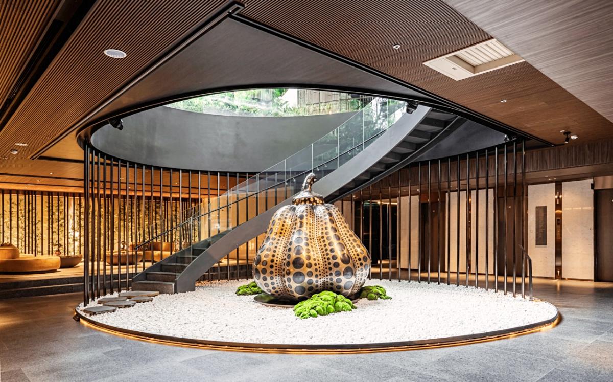 由中國信託銀行典藏借展草間彌生經典作品「南瓜」。（圖片提供：漢來日月行館）