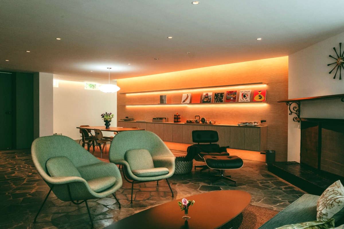 所屬客廳區的起居空間連貫餐廳區。（圖片提供：初衣食午）