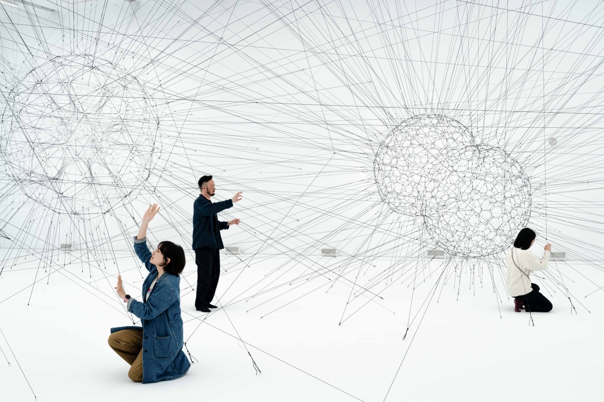 托馬斯．薩拉切諾，〈算法．韻律〉，2017-2026。（圖片提供：新北市美術館，攝影：林冠名）