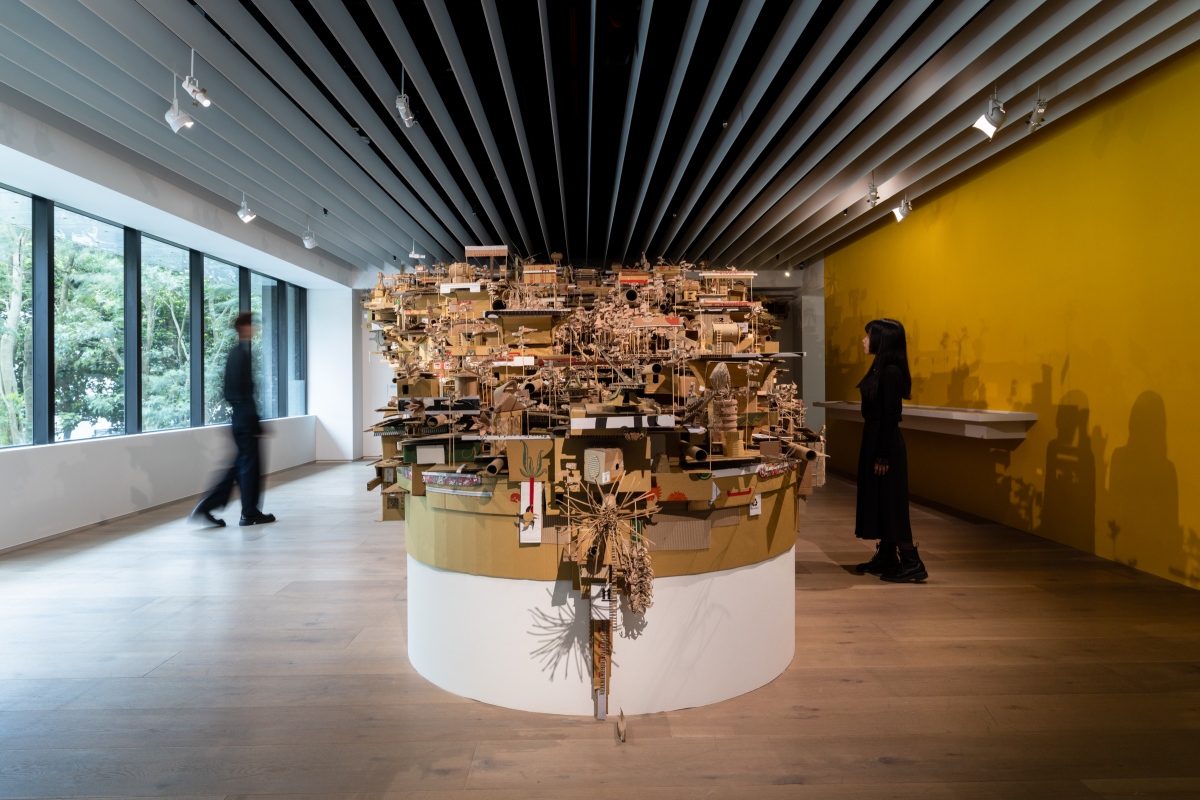 菲律賓藝術家阿奎禮贊夫婦，全新現地創作的大型裝置《居所：（在某處）另一個國家計畫》（圖片提供：忠泰美術館）