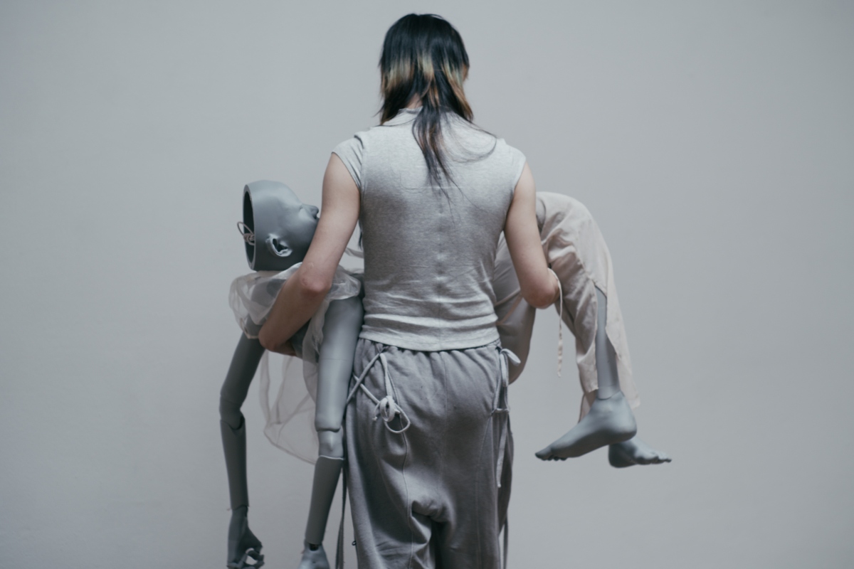 洪銀珠，《當我喜極而泣時，她卻傷心欲絕》(影像截圖)，2025，演出，30分。圖像由藝術家提供。