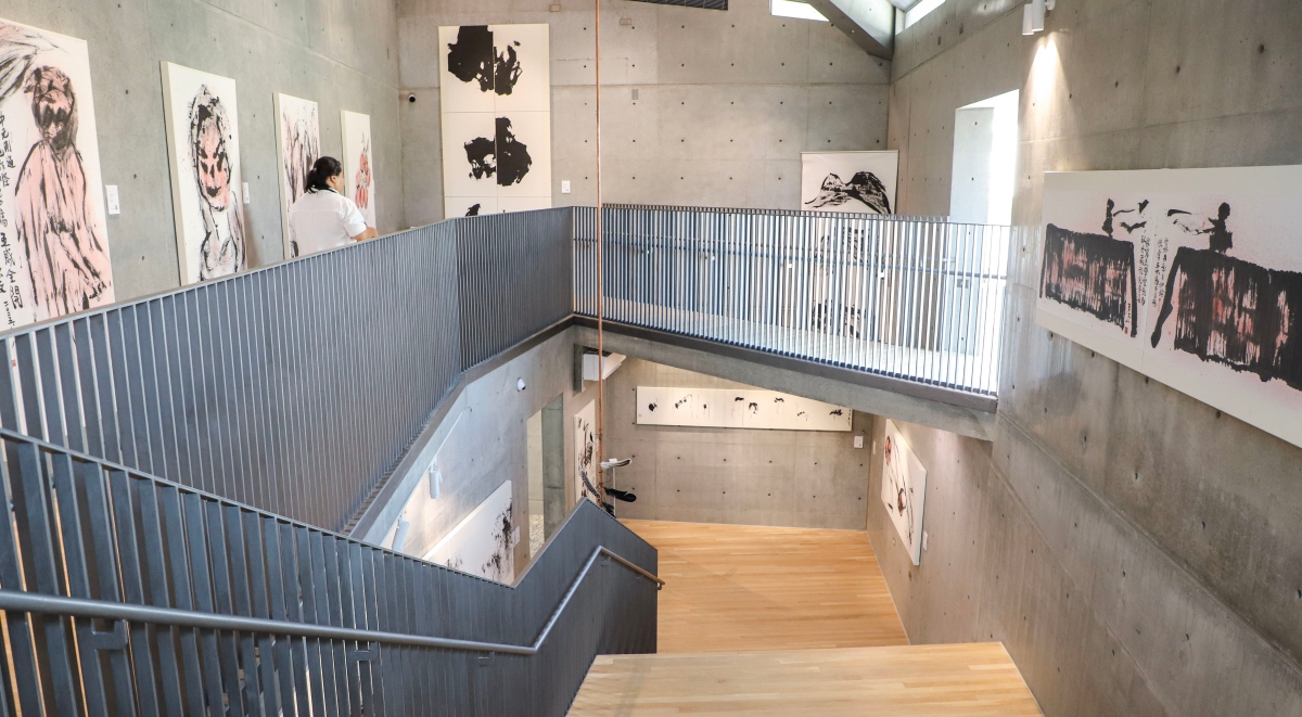 嘉義義竹藝文新地標「天來美術館」開館！毛森江操刀，打造呼應農村風景的清水模建築