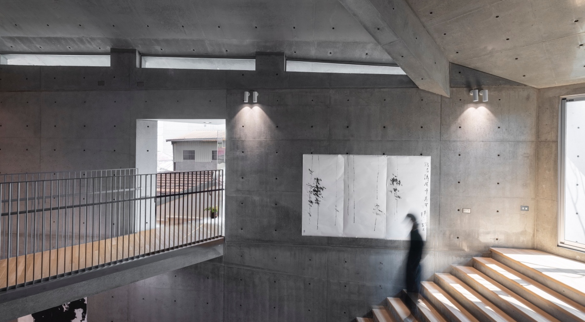 嘉義義竹藝文新地標「天來美術館」開館！毛森江操刀，打造呼應農村風景的清水模建築