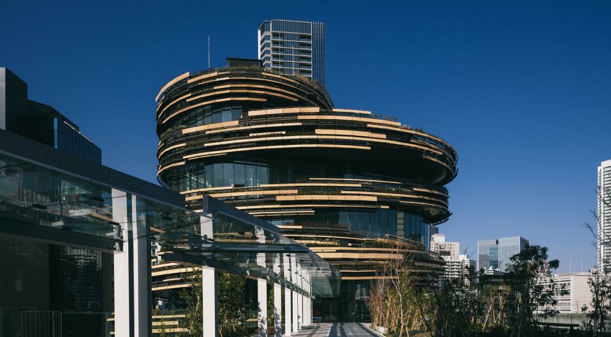 東京全新景點「MoN 高輪：敘事藝術館」！隈研吾操刀螺旋建築，結合展覽、表演、娛樂的文化地標