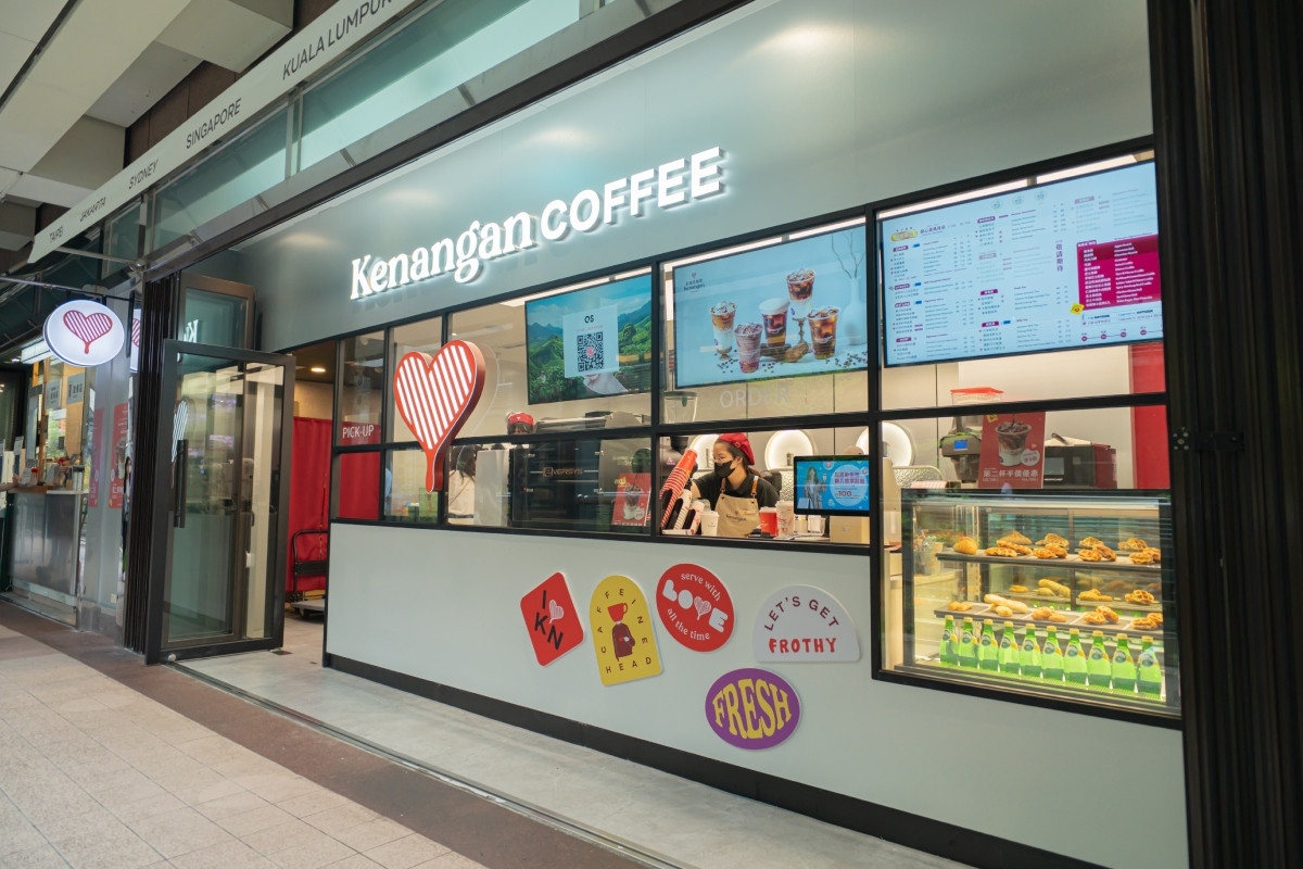 全台首店坐落新光三越台北信義新天地A11的2樓空橋連接處。（圖片提供：凱娜克咖啡）