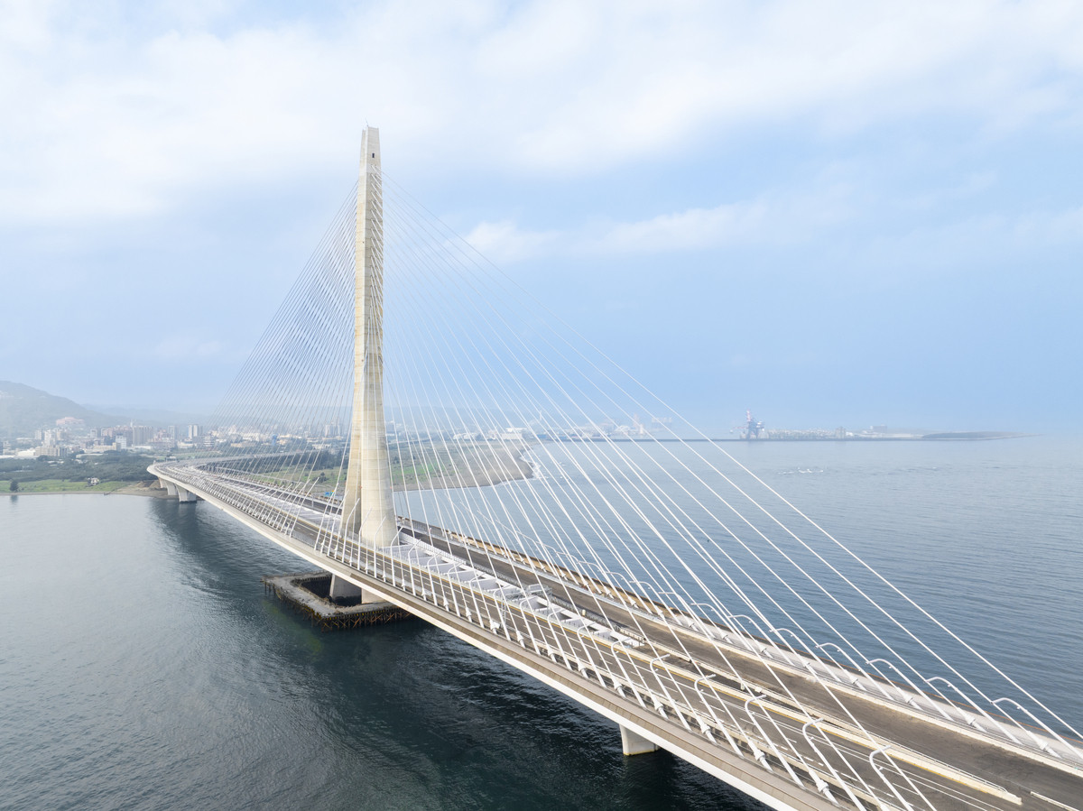 淡江大橋「夜半舞者」建築設計解析！Zaha Hadid事務所親解鋼箱樑纖薄橋面等亮點