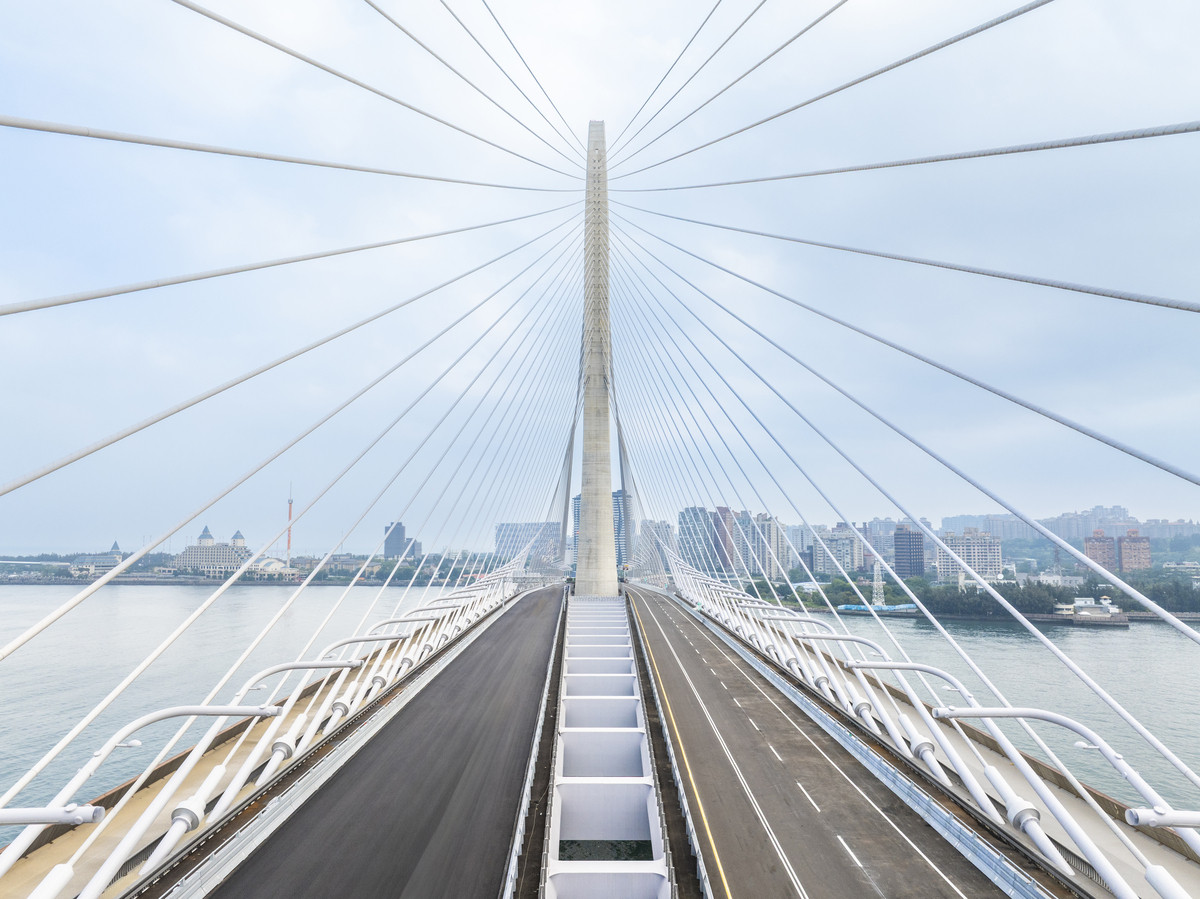 淡江大橋「夜半舞者」建築設計解析！Zaha Hadid事務所親解鋼箱樑纖薄橋面等亮點