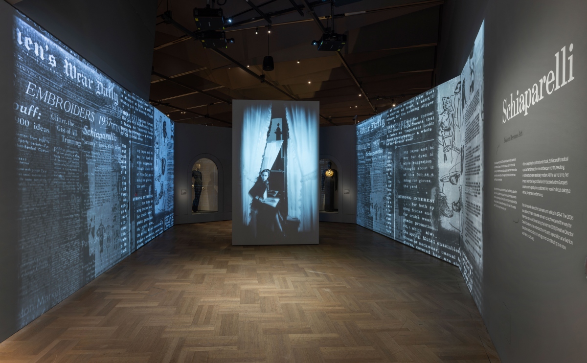 《Schiaparelli Fashion Becomes Art》第一主題展區（圖片來源：V&A）