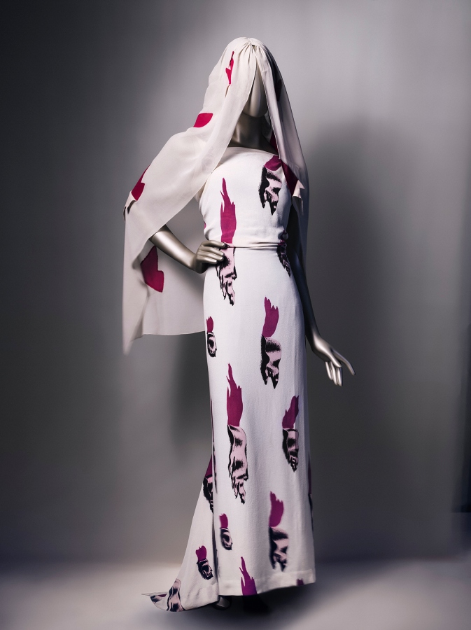 淚痕洋裝，由Elsa Schiaparelli與Salvador Dalí共同設計，1938年夏季系列。攝影 © Emil Larsson。