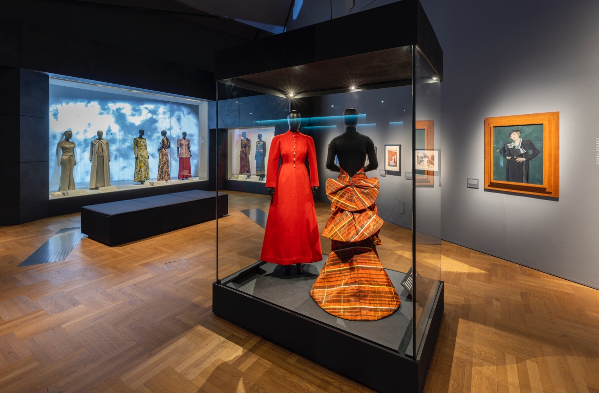 《Schiaparelli Fashion Becomes Art》第三主題展區 （圖片來源：V&A）