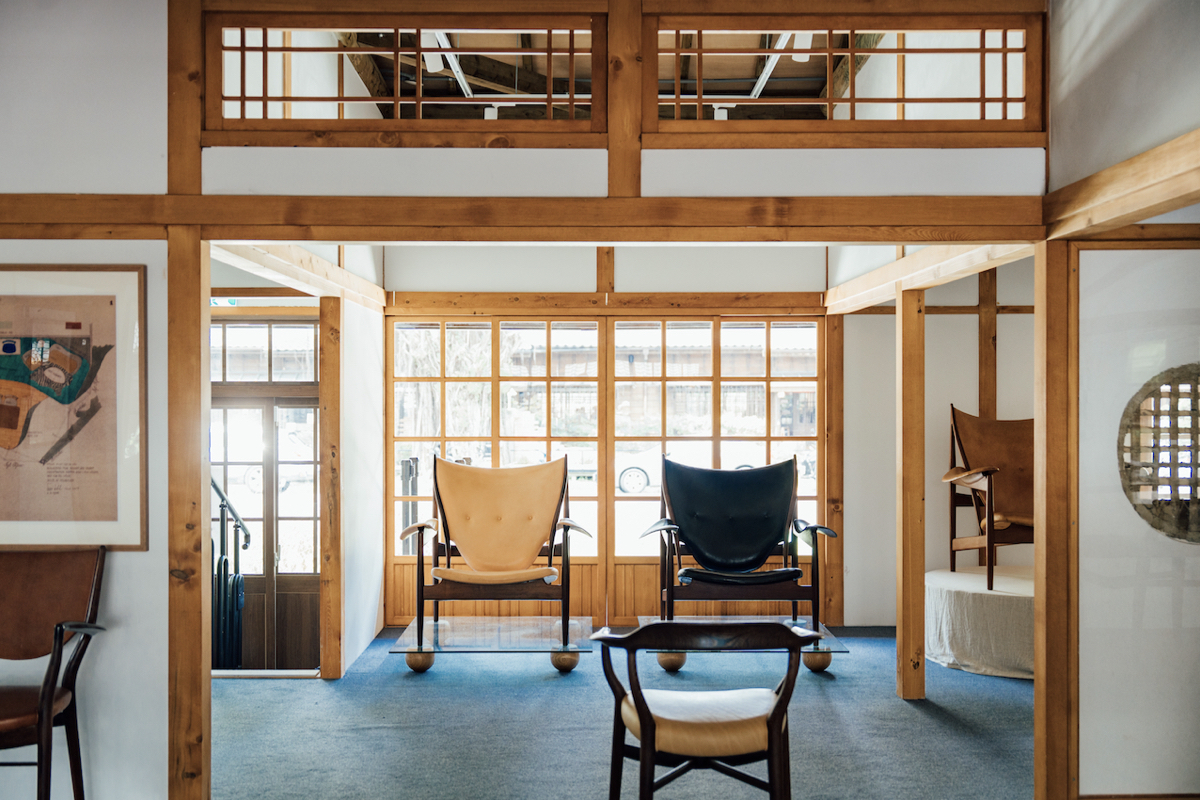 Finn Juhl早期珍稀作品大集合！《椅子的獨白》集結Bone Chair、酋長椅、FJ 45等經典大作