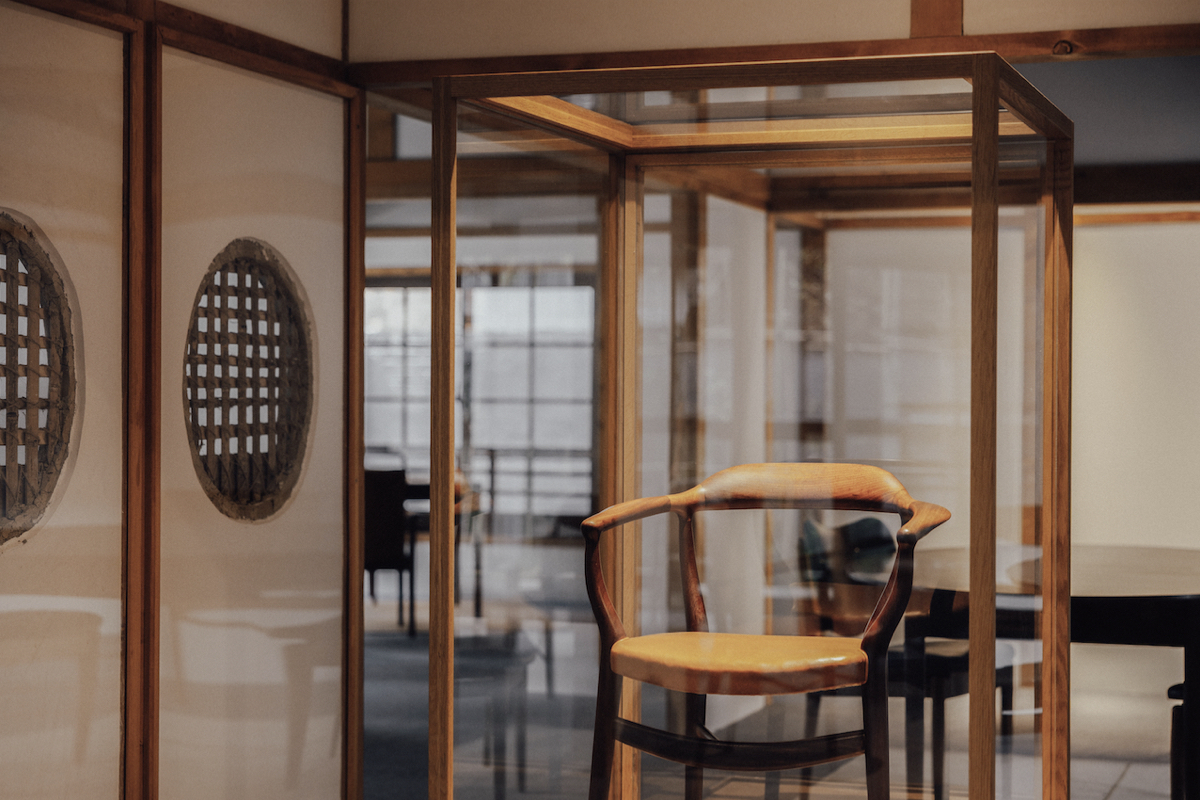 Finn Juhl早期珍稀作品大集合！《椅子的獨白》集結Bone Chair、酋長椅、FJ 45等經典大作