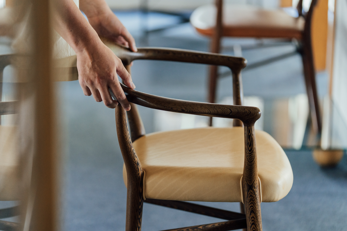 Finn Juhl早期珍稀作品大集合！《椅子的獨白》集結Bone Chair、酋長椅、FJ 45等經典大作