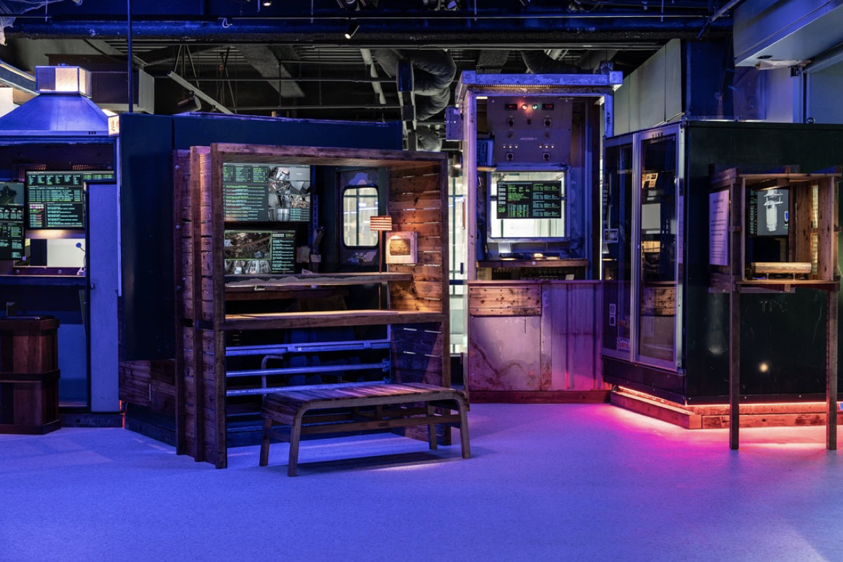 台北科教館「2055未來小屋」！走進賽博龐克場景，想像人類與AI機器人共生的近未來