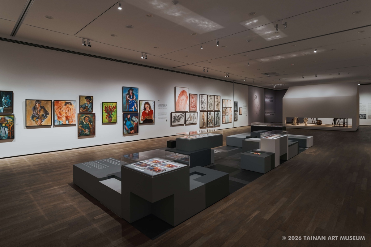 「黑色香格里拉的曙光——色彩的饗宴：張肅肅展」展間一隅（圖片提供：南美館）