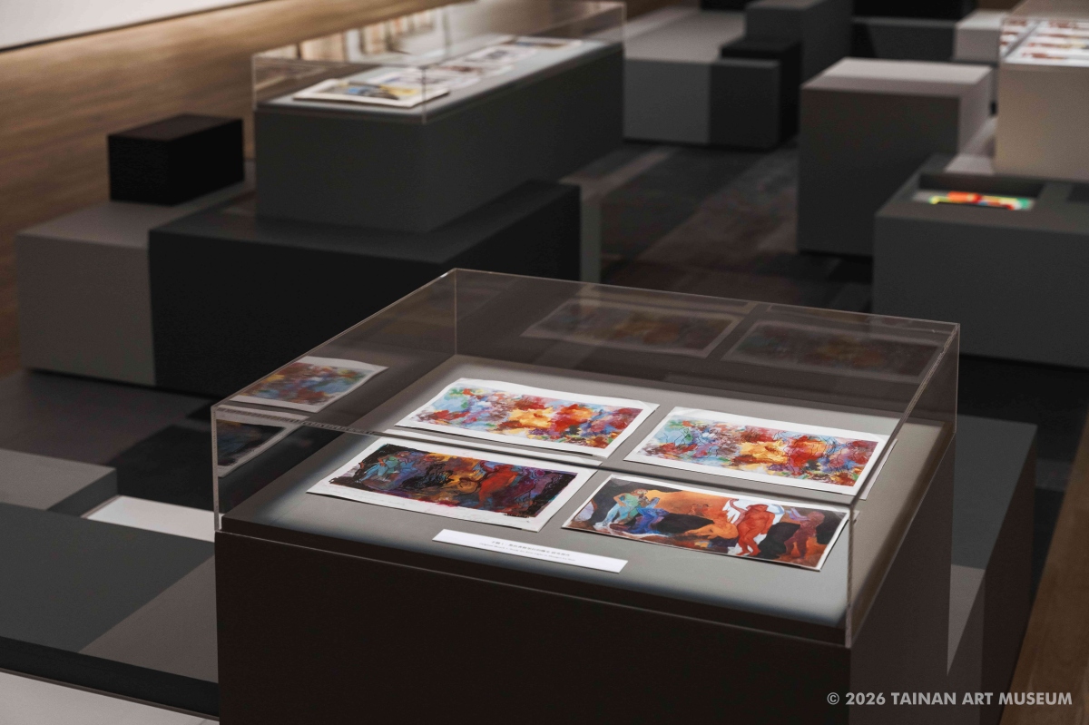 「黑色香格里拉的曙光——色彩的饗宴：張肅肅展」展間一隅（圖片提供：南美館）