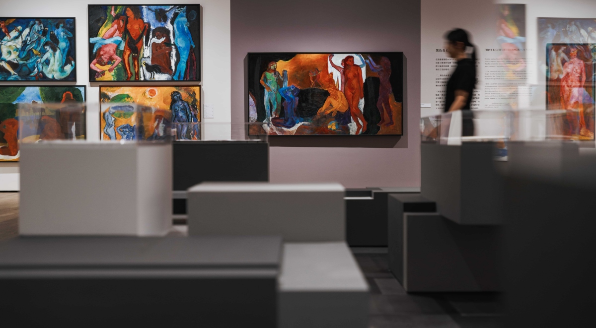 從建築空間到畫布色彩！臺南市美術館「黑色香格里拉的曙光」張肅肅個展登場，回望藝術家的創作歷程