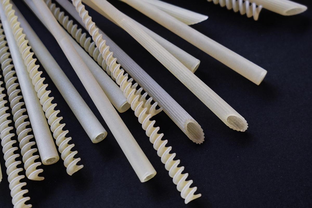 【2026米蘭設計週】11款腦洞大開的「筷子設計」！這雙義大利麵筷用完還能吃