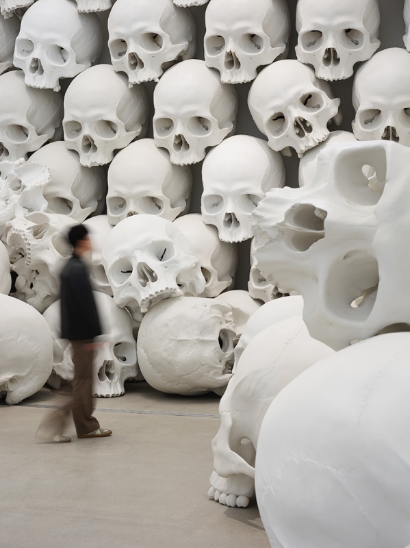 Ron Mueck《Mass》（2016-2017）Collection: National Gallery of Victoria, Melbourne, Felton Bequest, 2018；Installation view: Ron Mueck, National Museum of Modern and Contemporary Art, Seoul, 2025；Photo: Nam