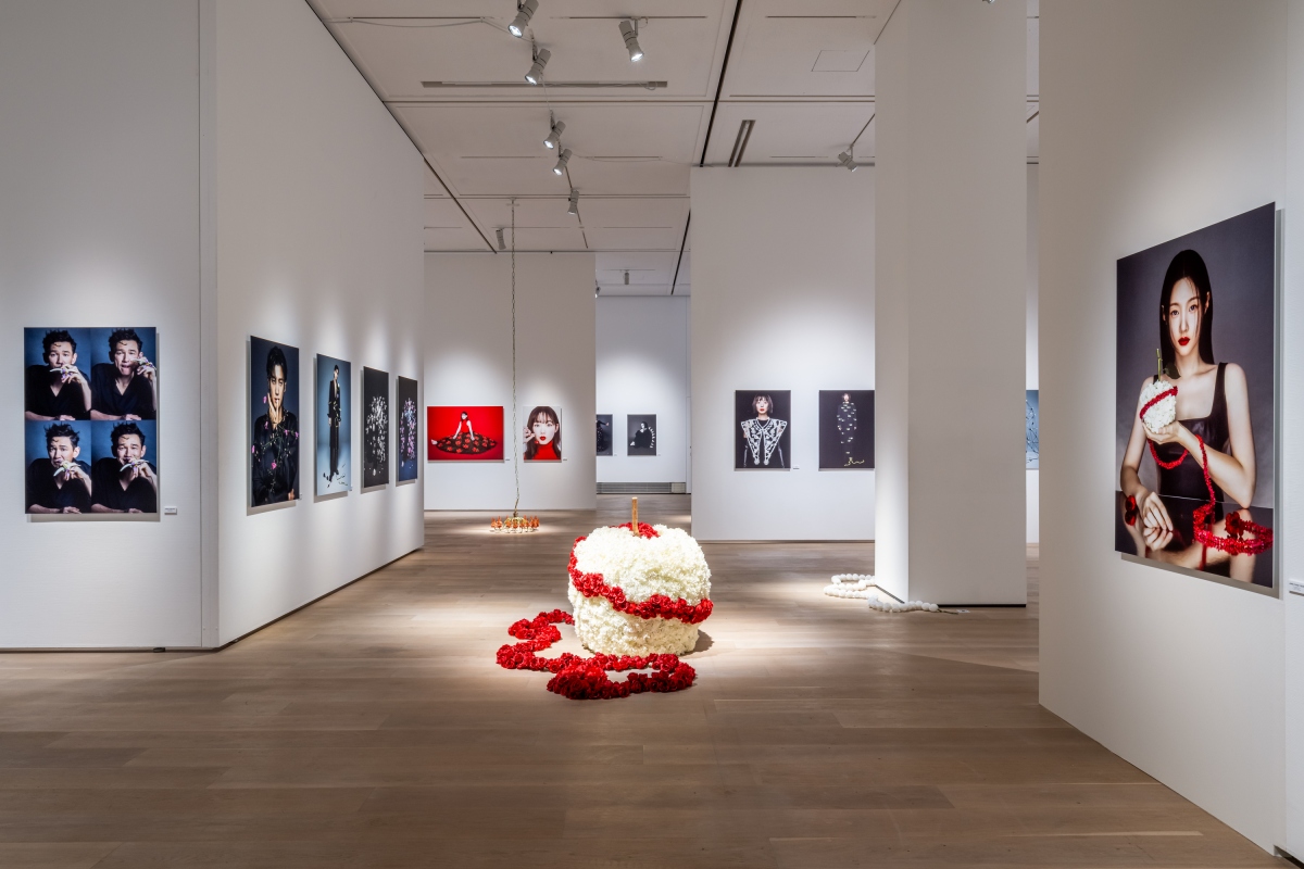 「KIM YEONG JUN × YOSHIDA YUNI PHOTO EXHIBITION “Face to face”」日本展場一隅（圖片來源：Azabudai Hills Gallery X@ah__gallery）