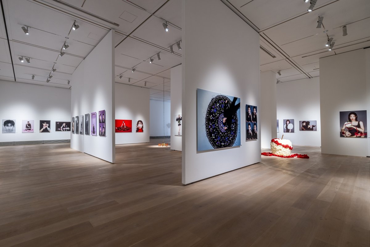 「KIM YEONG JUN × YOSHIDA YUNI PHOTO EXHIBITION “Face to face”」日本展場一隅（圖片來源：Azabudai Hills Gallery X@ah__gallery）