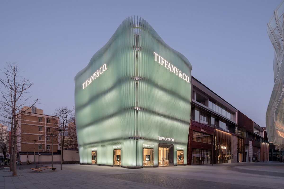 MVRDV設計Tiffany & Co.北京旗艦店建築！經典Bone Cuff手鐲線條化為半透明玻璃帷幕